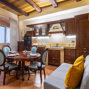 amphitheater-apartment-by-wonderful-italy.hotels-amalfi.com/